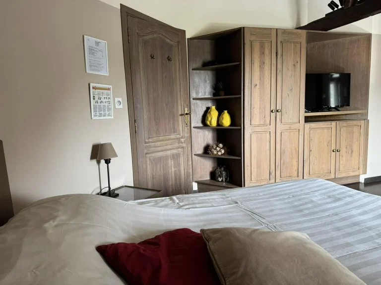 Gastenkamer De Kruishoeve De Haan - kast bed